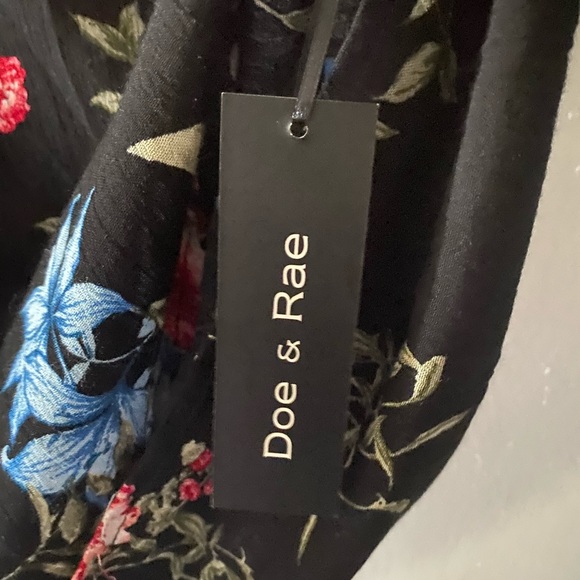 Doe & Rae ruffle blouse - Picture 7 of 7